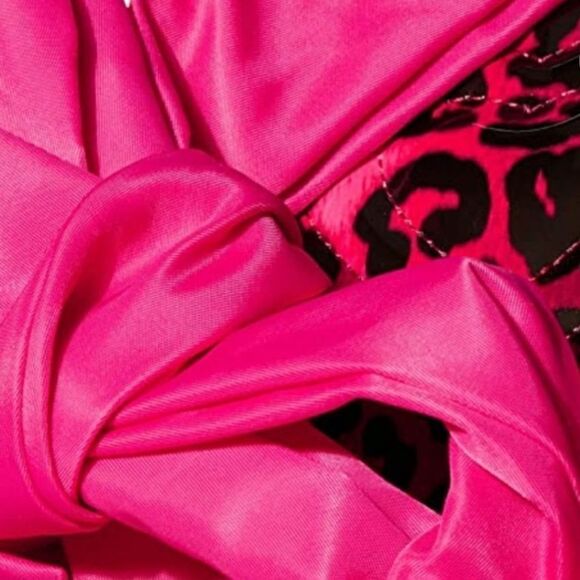 Betsey Johnson Kitsch Patent Heart Crossbody NWOT - Picture 4 of 8